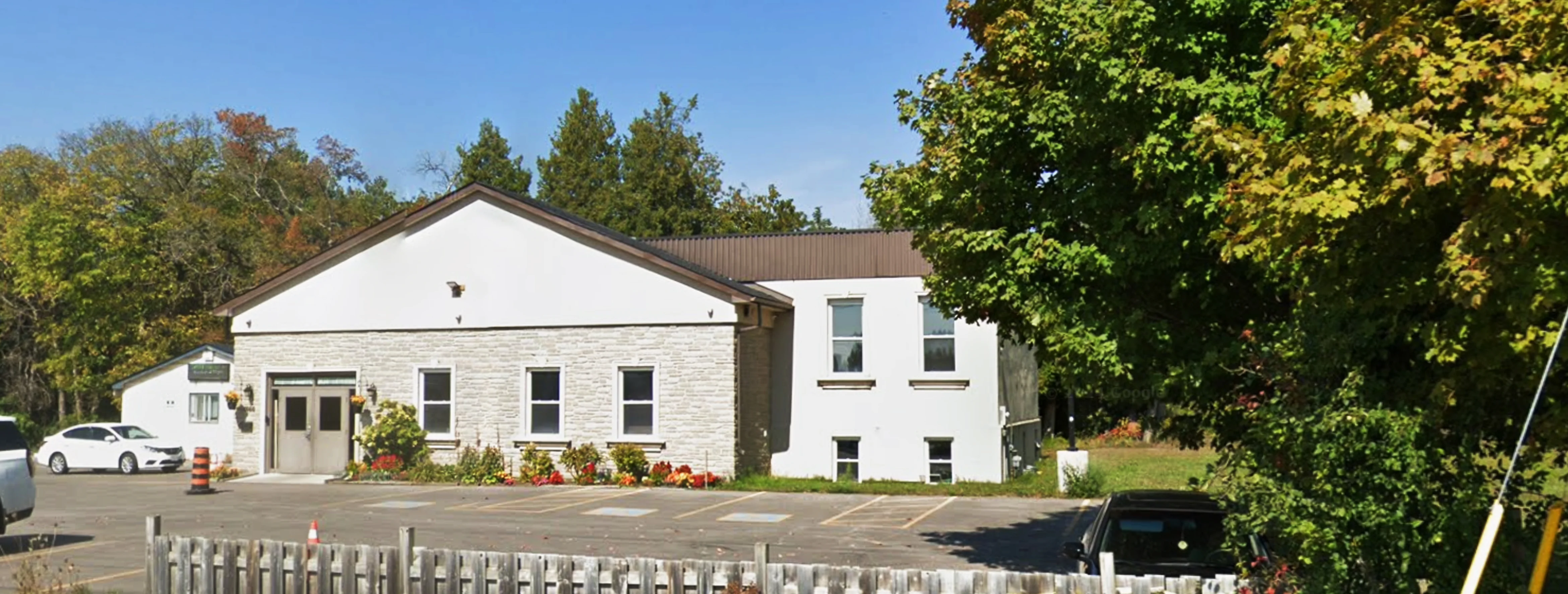 Exterior view of Al Rayan Islamic Centre Courtice building